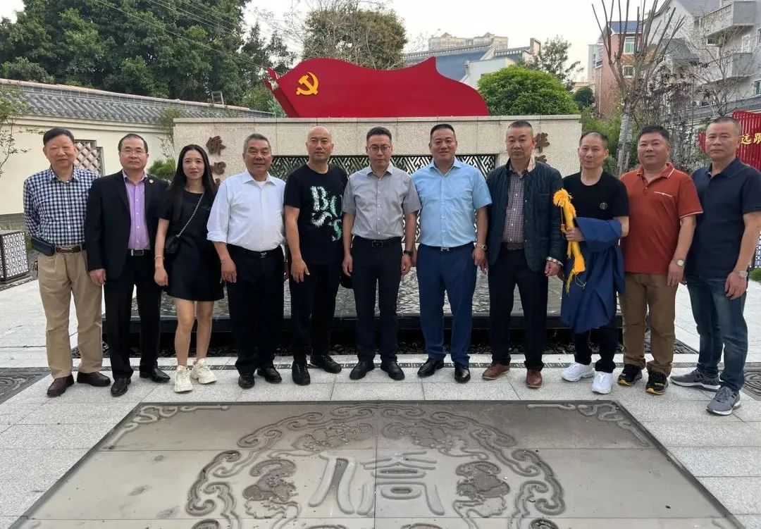 ȫ���Ƚ���������һ��λ�ϰ�����