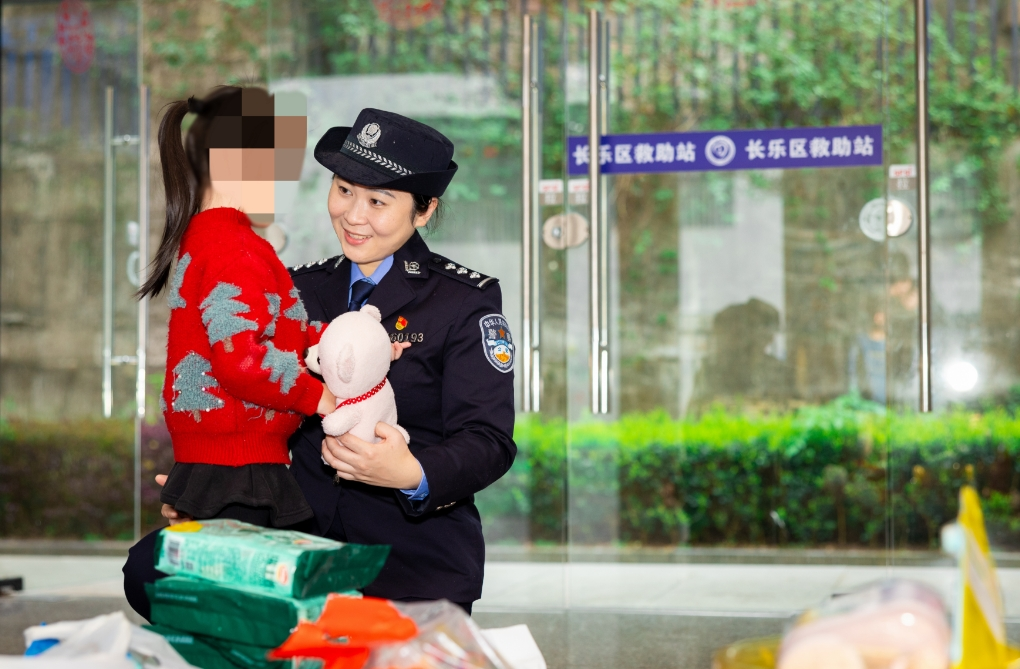 在长乐，这个7岁小女孩，有一群特殊的“妈妈”！