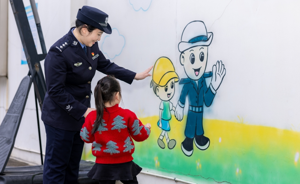 在长乐，这个7岁小女孩，有一群特殊的“妈妈”！