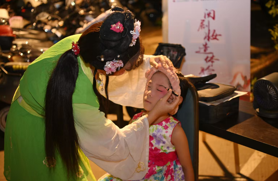 这里，好戏连台！