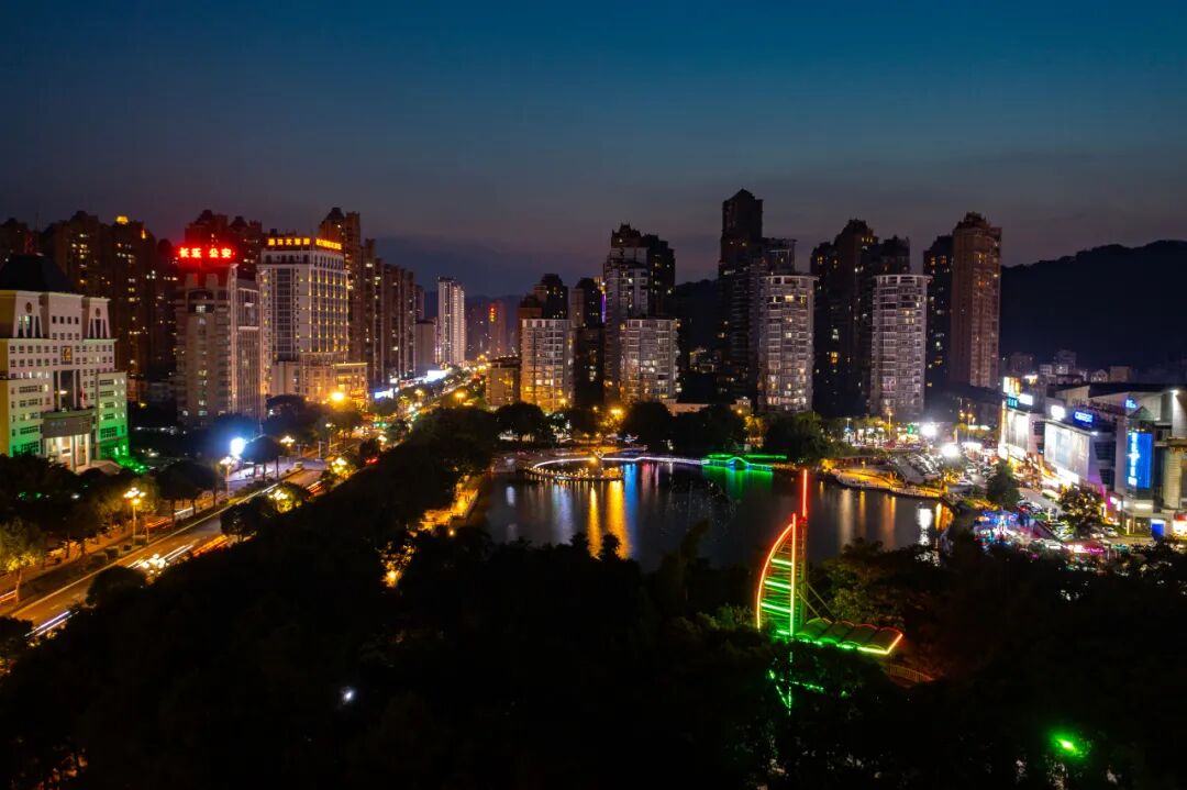 国庆必看!长山湖夜色升级 国庆必看!长山湖夜色升级