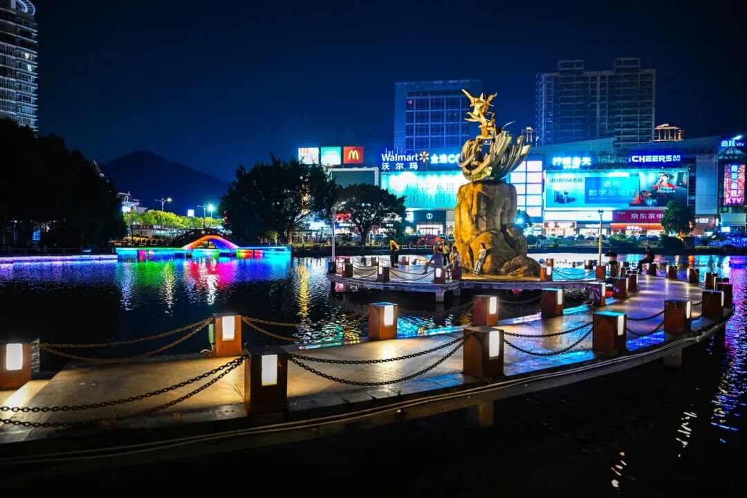 国庆必看!长山湖夜色升级 国庆必看!长山湖夜色升级
