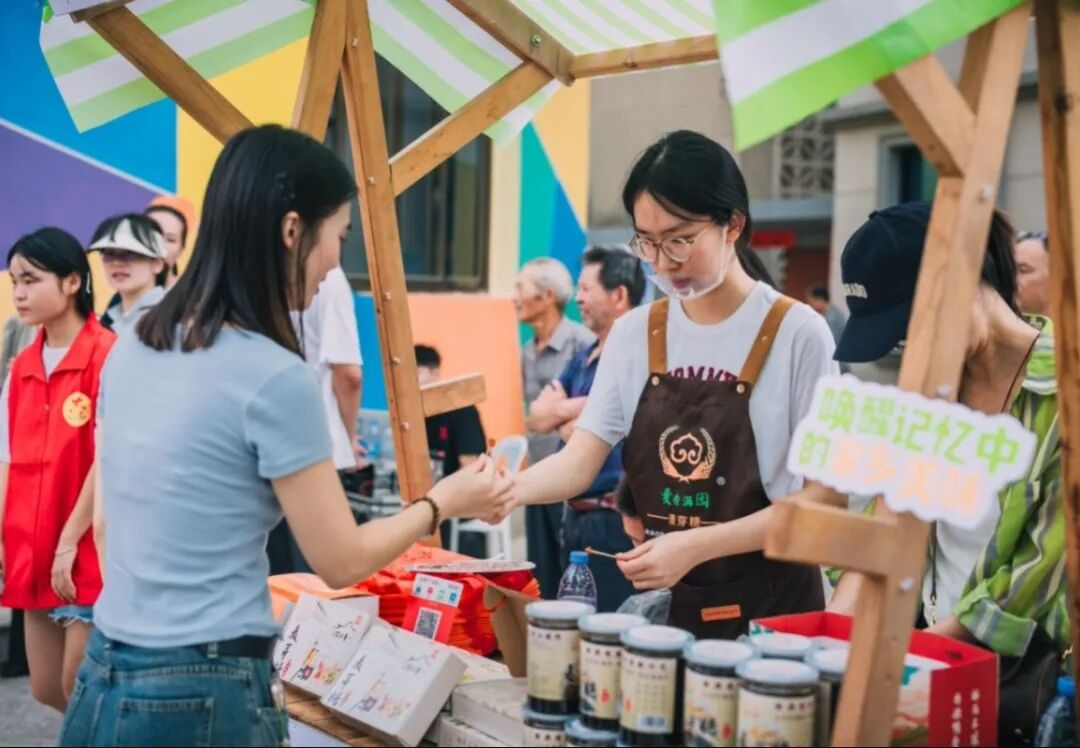 “乡”约罗联　尽享“村游”好时光