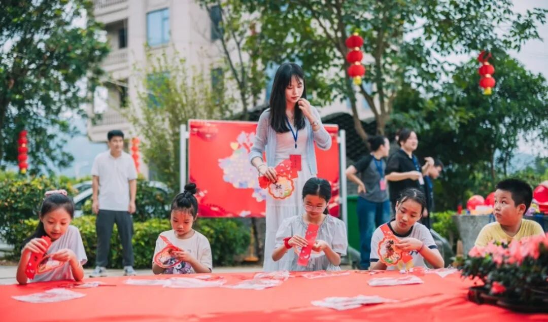 “乡”约罗联　尽享“村游”好时光