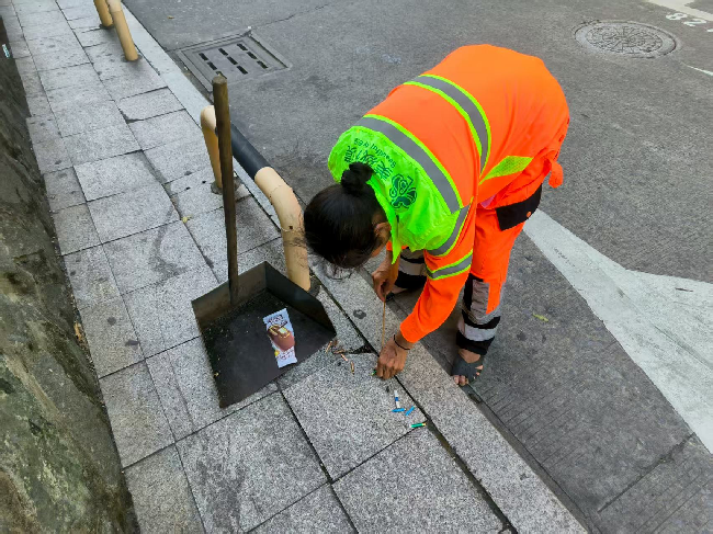 烟头不落地，城市更美丽！