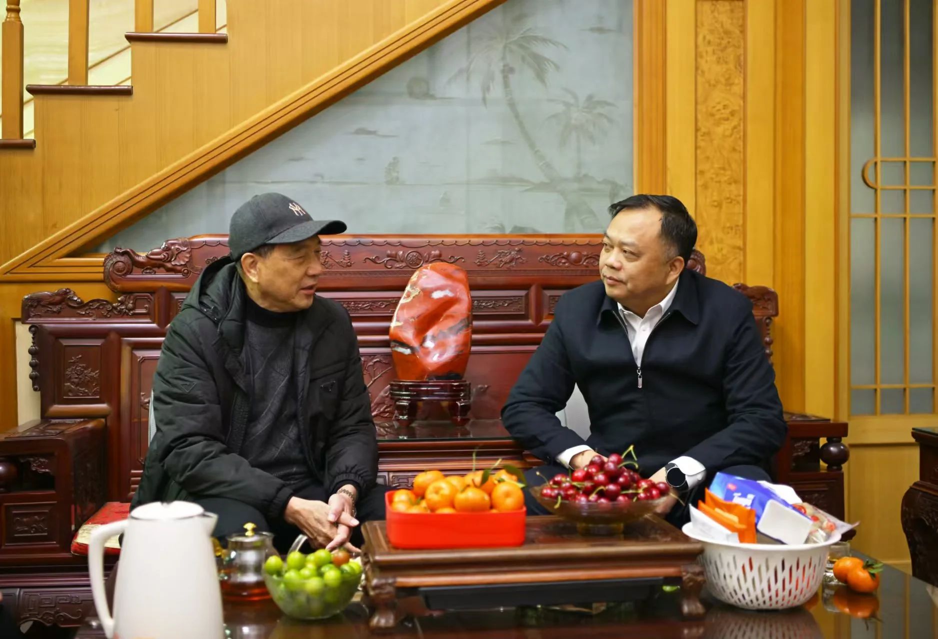 区领导走访慰问离退休老干部 区领导走访慰问离退休老干部