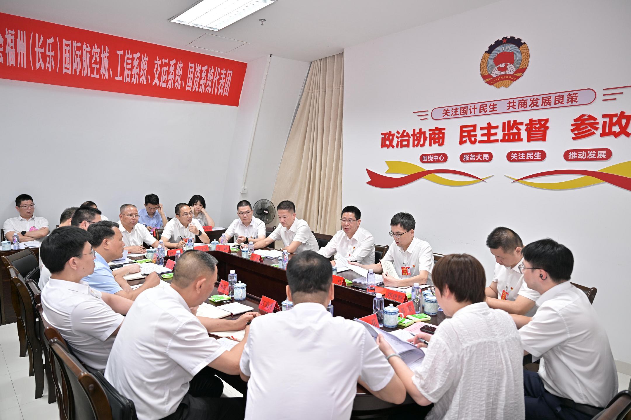 聚焦党代会 | 兰文参加各代表团分组讨论 聚焦党代会 | 兰文参加各代表团分组讨论