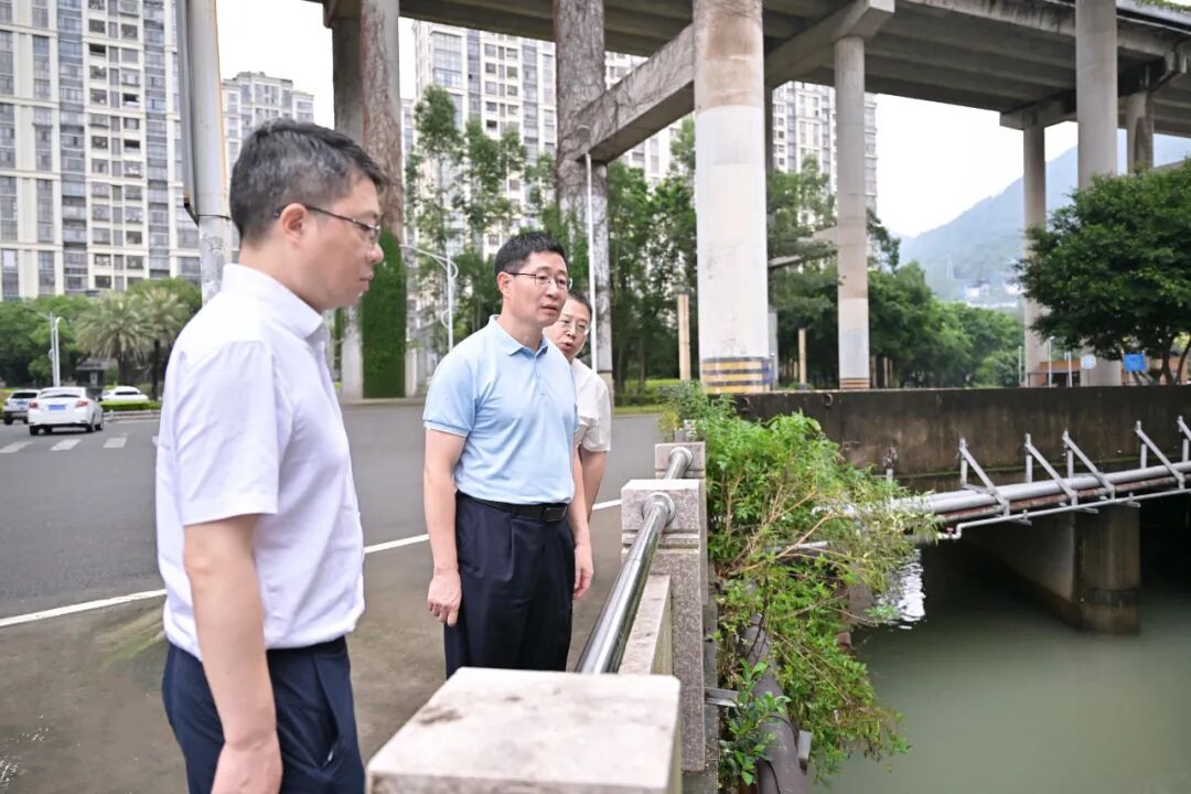 兰文调研防汛工作 兰文调研防汛工作