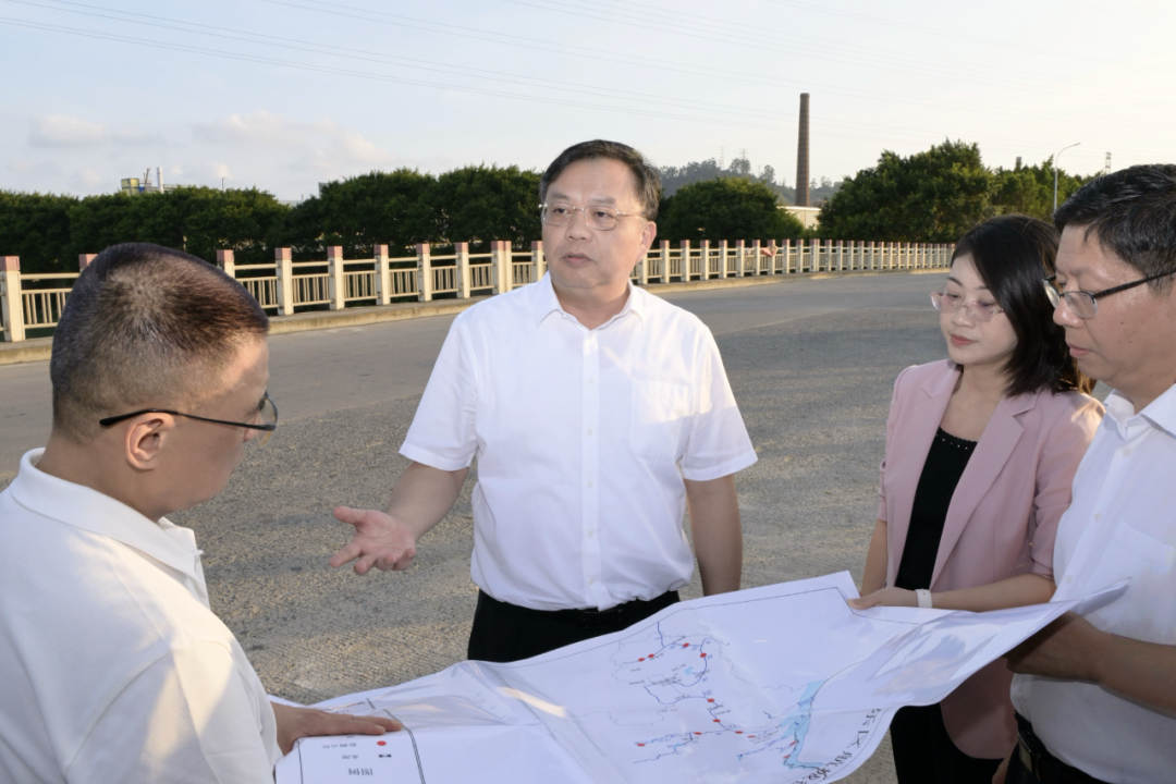 张帆带队开展“河长日”活动