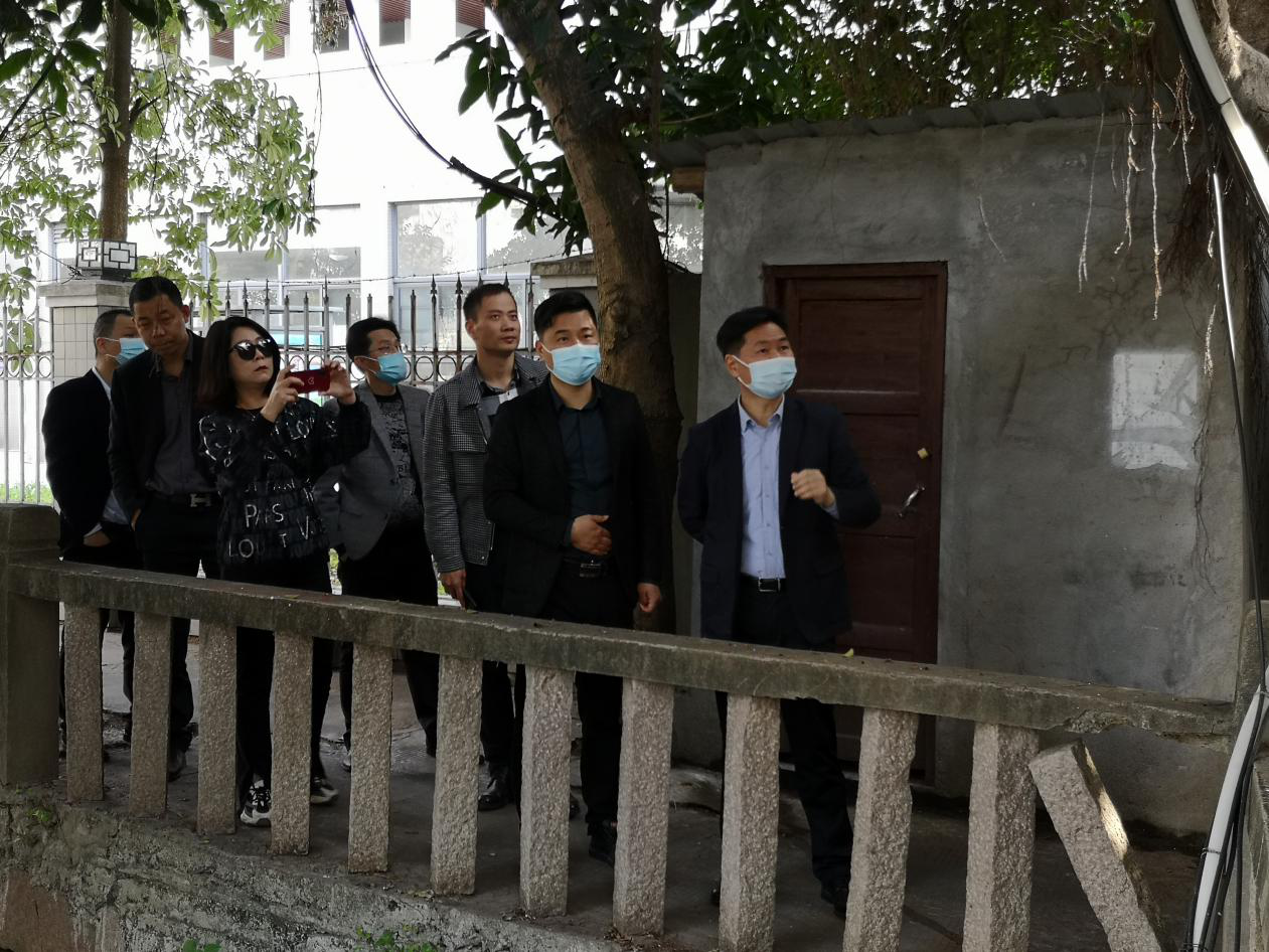 吴航街道开展河长日巡河活动