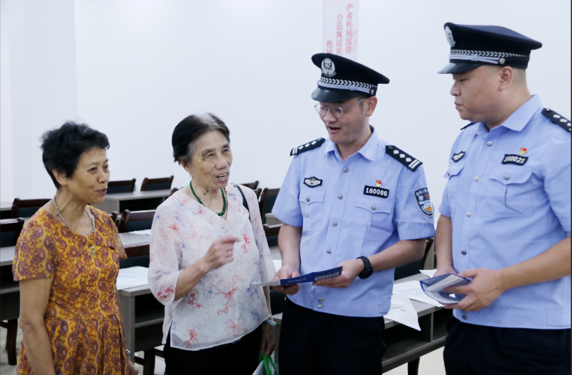 他们走进学校、社区，只为了做这件事……