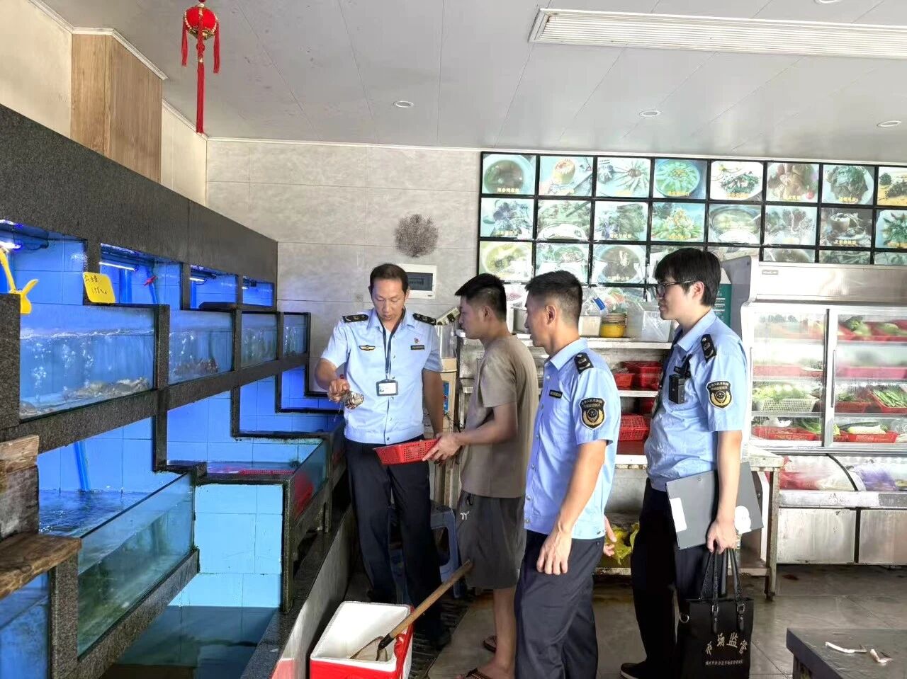 海鲜、市集......全域排查!梅花镇守护游客舌尖安全 海鲜、市集......全域排查!梅花镇守护游客舌尖安全