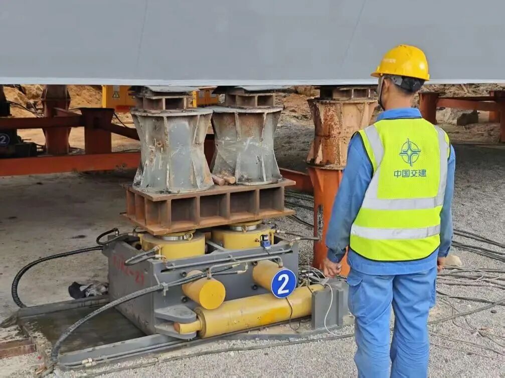 福州新区(长乐区)这座 “空中桥梁” 成功顶推,意义重大! 福州新区(长乐区)这座 “空中桥梁” 成功顶推,意义重大!