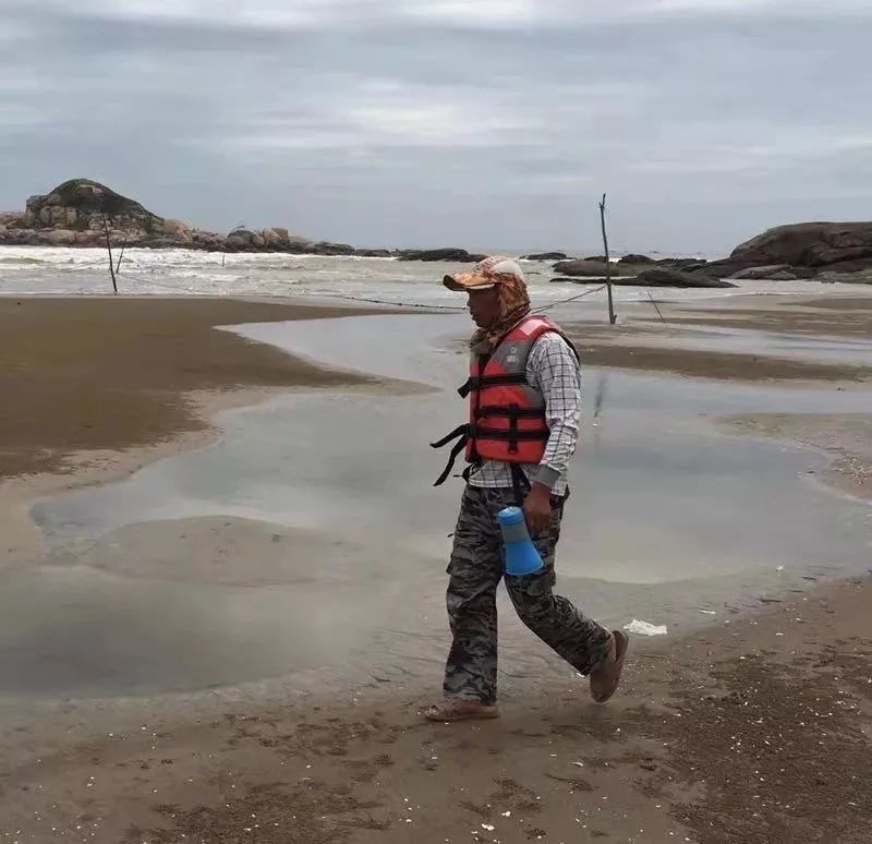 突发!5岁女孩落海!55岁的他跳了下去…… 突发!5岁女孩落海!55岁的他跳了下去……